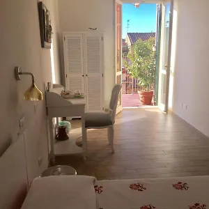 La Terrazza Sui Miracoli Guest house
